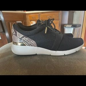 Woman’s Michael Kors Sneakers Size 8
